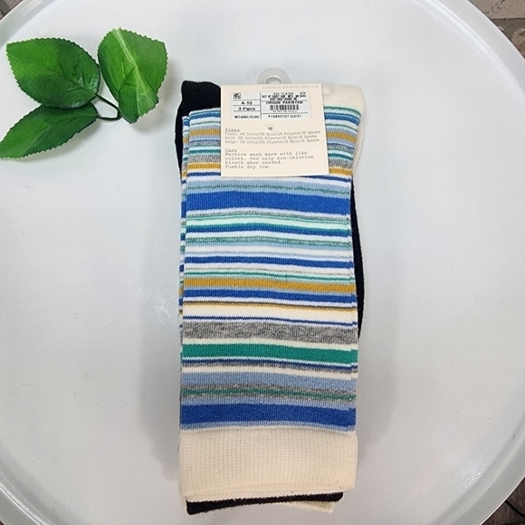 A NEW DAY Crew Socks Set of 3 - Picture 3 of 7